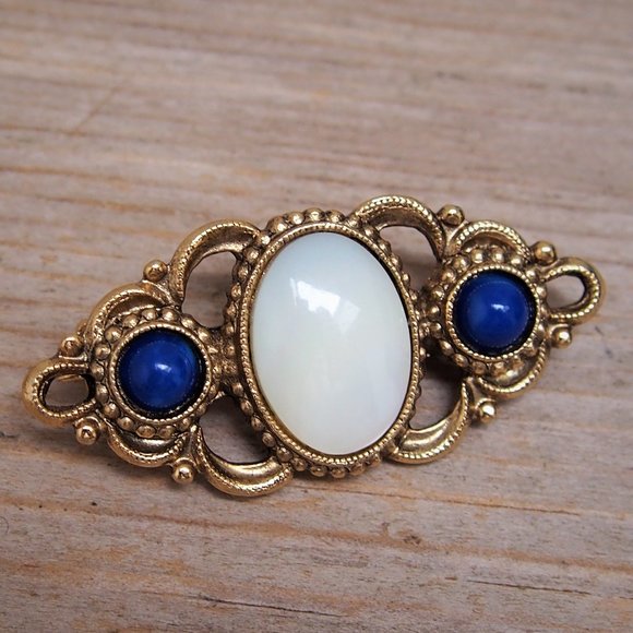 Vintage Jewelry - White Glass Cabochon Victorian Revival VTG Brooch